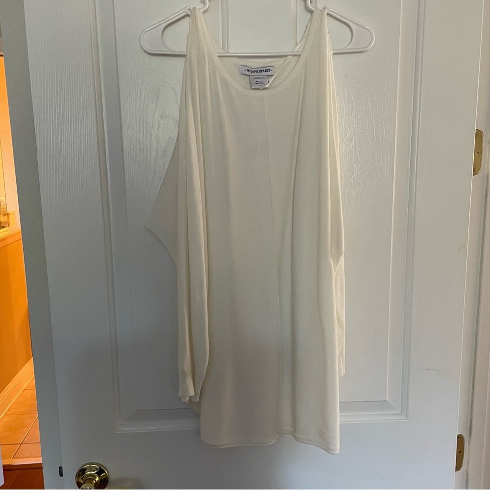Women’s Cold-Shoulder Top